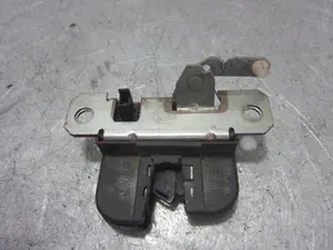 Foto de CERRADURA MALETERO / PORTON SEAT IBIZA (6L1) 1.4 16V (75 CV / 55 KW) referencia 6L6827505A foto 2