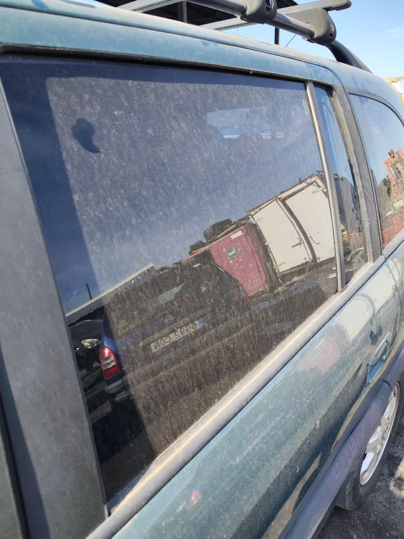 Foto de LUNA TRASERA IZQUIERDA OPEL ZAFIRA A 2.0 DTI (101 CV / 74 KW) referencia 90579661