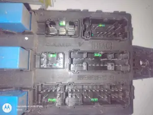 Foto de CAJA RELES / FUSIBLES HYUNDAI SANTA FE (SM) 2.0 CRDi CAT (113 CV / 83 KW) referencia 9540026511 foto 5