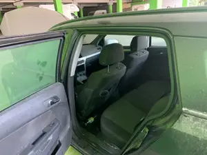 Foto de GOMAS CONTORNO PUERTA OPEL ASTRA H CARAVAN 1.9 16V CDTI CAT (Z 19 DTH / LRD) (150 CV / 110 KW)