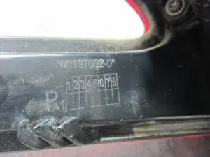 Foto de PILOTO TRASERO DERECHO PEUGEOT 208 1.2 12V e-VTi / PureTech (81 CV / 60 KW) referencia 001970320 foto 5