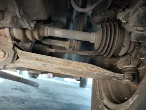 Foto de BRAZO SUSPENSION DELANTERO IZQUIERDO OPEL ZAFIRA A 1.6 16V (101 CV / 74 KW)