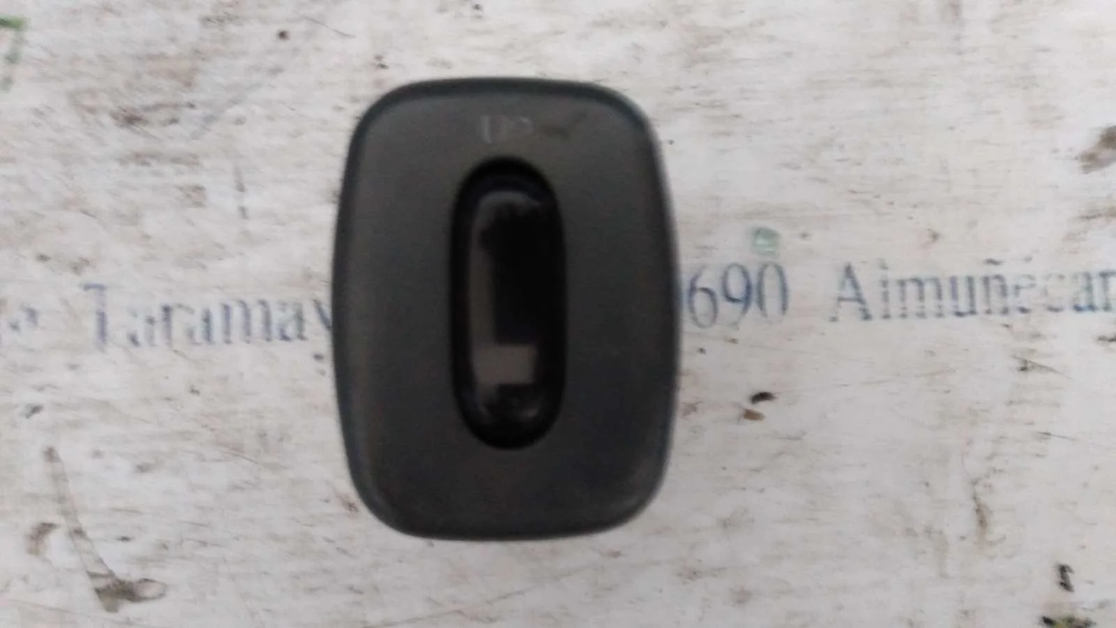 Foto de MANDO ELEVALUNAS DELANTERO DERECHO HYUNDAI ATOS (MX) 1.0 CAT (54 CV / 40 KW) referencia 9358002000