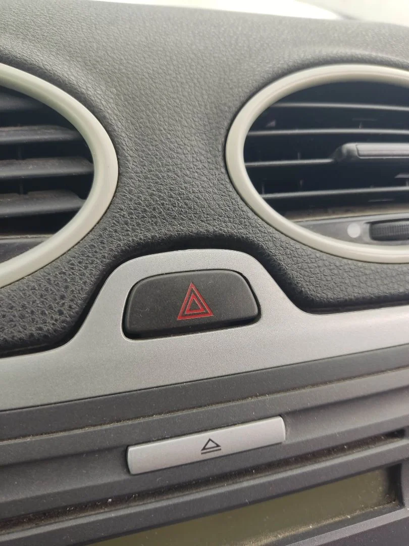 Foto de WARNING FORD FOCUS BERLINA (CAP) 1.8 Flexifuel CAT (125 CV / 92 KW)