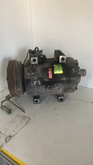 Foto de COMPRESOR AIRE ACONDICIONADO AUDI A4 AVANT (B5) referencia 8D0260805D