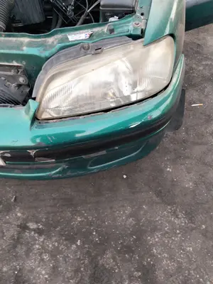 Foto de FARO IZQUIERDO PEUGEOT 106 (S2) 1.1  (60 CV / 44 KW)