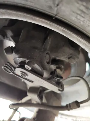 Foto de MANGUETA TRASERA IZQUIERDA NISSAN INTERSTAR (X70) 2.5 dCi Diesel CAT (114 CV / 84 KW)
