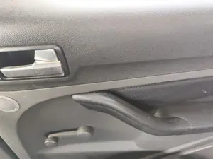 Foto de MANETA INTERIOR TRASERA DERECHA FORD FOCUS BERLINA (CAP) 1.8 TDCi Turbodiesel CAT (116 CV / 85 KW) referencia 1470111 foto 5