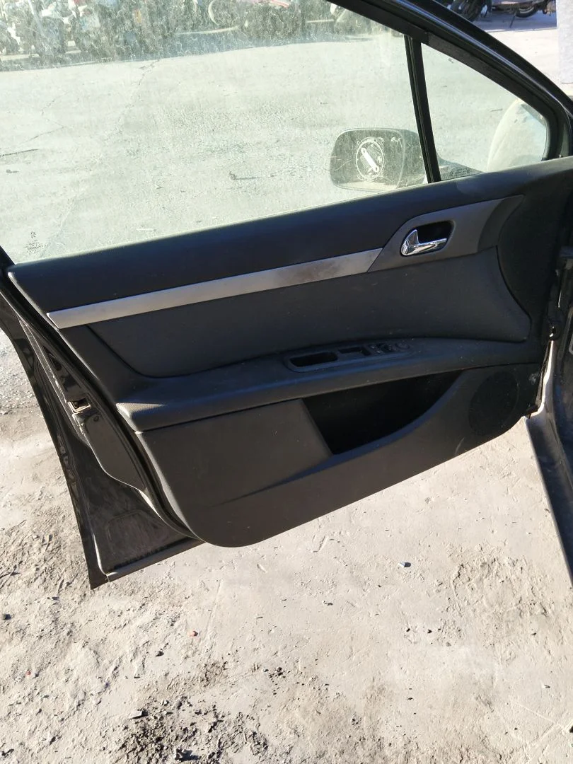 Foto de GUARNECIDO PUERTA DELANTERA IZQUIERDA PEUGEOT 407 1.6 HDi FAP CAT (9HZ / DV6TED4) (109 CV / 80 KW) referencia 9332T1