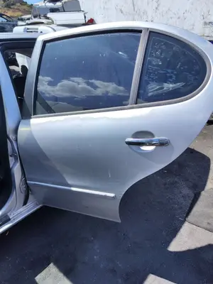 Foto de PUERTA TRASERA IZQUIERDA SEAT LEON (1M1) 1.9 TDI (90 CV / 66 KW)