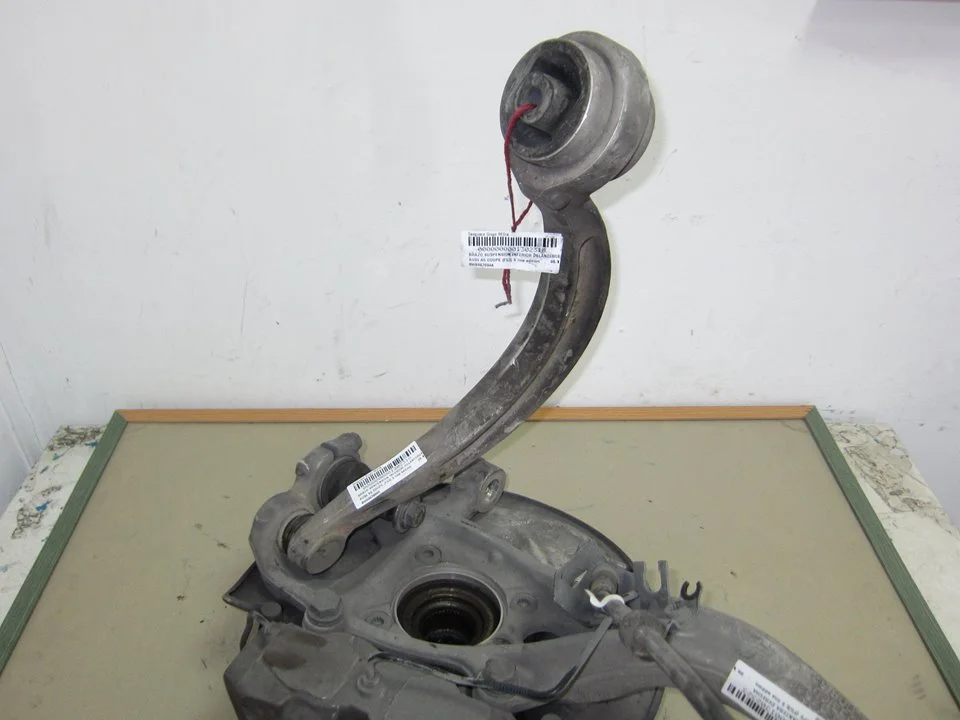 Foto de BRAZO SUSPENSION INFERIOR DELANTERO DERECHO AUDI A5 COUPE (F53) 2.0 16V TDI (190 CV / 140 KW) referencia 8W0407694A