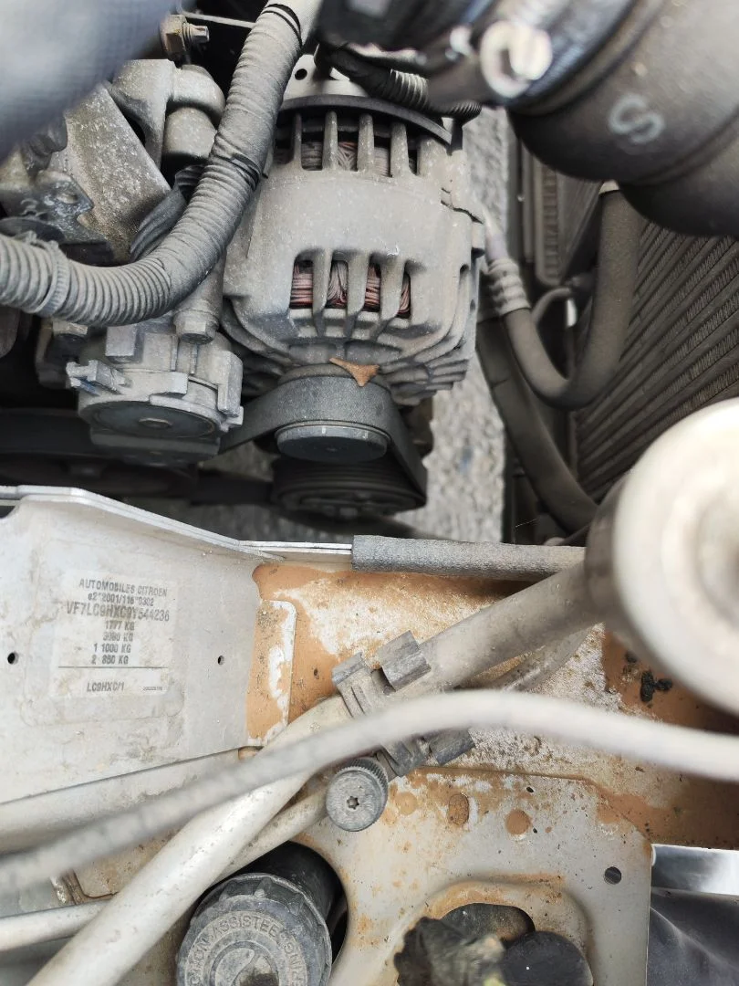 Foto de ALTERNADOR CITROEN C4 BERLINA 1.6 16V HDi (90 CV / 66 KW)