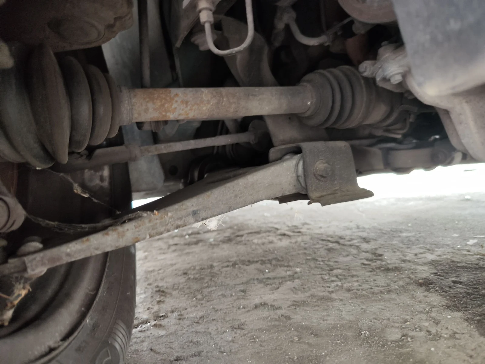 Foto de TRANSMISION DELANTERA DERECHA FORD FOCUS BERLINA (CAK) 1.6 16V CAT (101 CV / 74 KW)