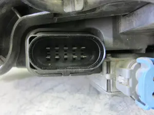 Foto de FARO DERECHO AUDI ALLROAD QUATTRO QUATTRO (4B5) 2.5 V6 24V TDI (180 CV / 132 KW) referencia 427941004 foto 7