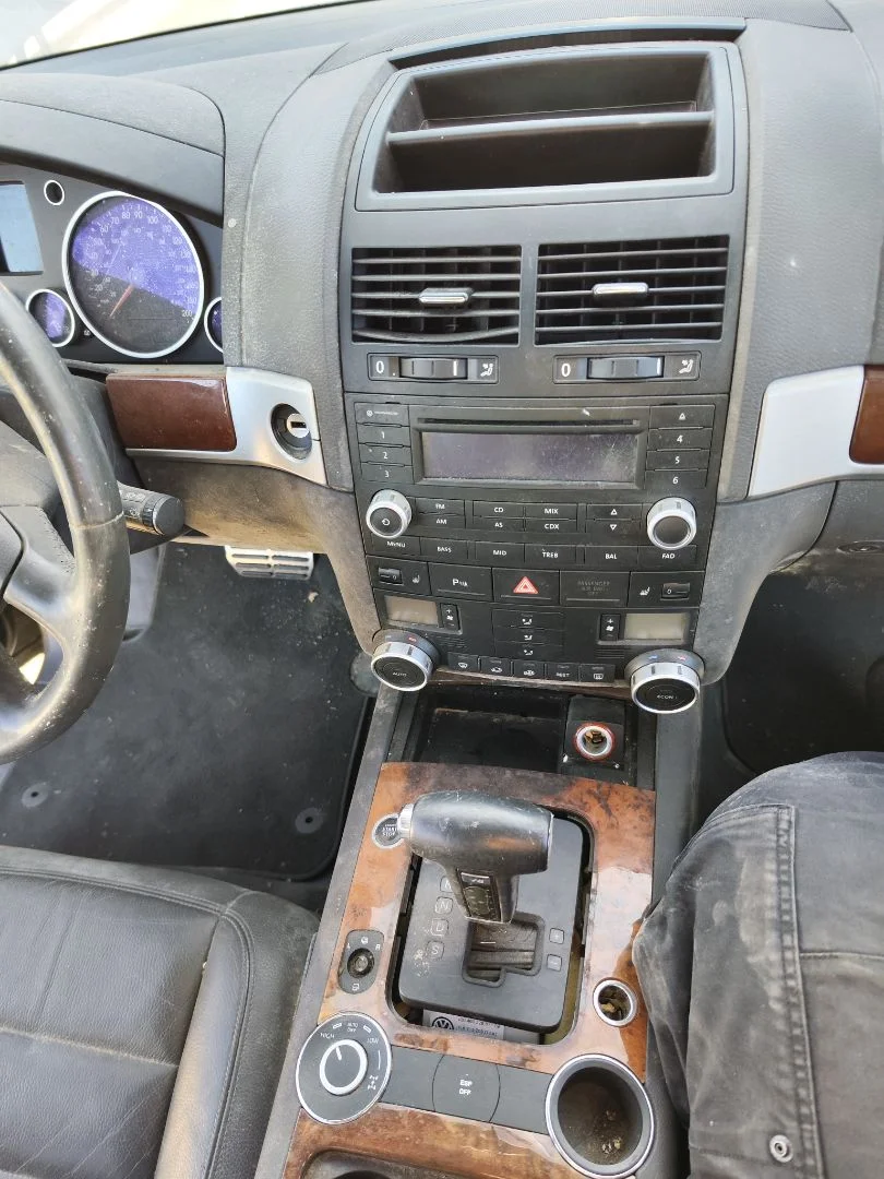 Foto de CONSOLA CENTRAL VOLKSWAGEN TOUAREG (7L6) 4.2 V8 32V FSI (350 CV / 257 KW)