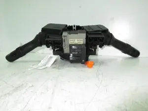 Foto de MANDO MULTIFUNCION TOYOTA AURIS (E15) 1.4 Turbodiesel CAT (90 CV / 66 KW) referencia 8924502040 foto 5