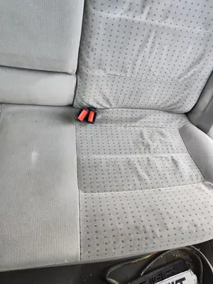 Foto de ENGANCHE CINTURON TRASERO IZQUIERDO VOLKSWAGEN PASSAT BERLINA (3B2) 1.9 TDI (116 CV / 85 KW)