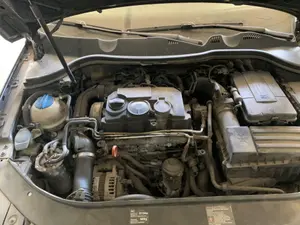 Foto de CENTRALITA MOTOR UCE VOLKSWAGEN PASSAT VARIANT (3C5) 2.0 TDI (140 CV / 103 KW)