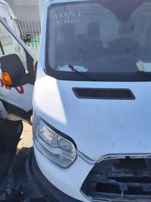Foto de CAPO FORD TRANSIT CHASIS CABINA (TTG) 2.0 TDCi CAT (170 CV / 125 KW) foto 4