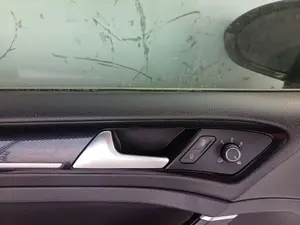 Foto de MANETA INTERIOR DELANTERA IZQUIERDA VOLKSWAGEN GOLF VII (5G1/BE1) 1.6 16V TDI DPF (110 CV / 81 KW)