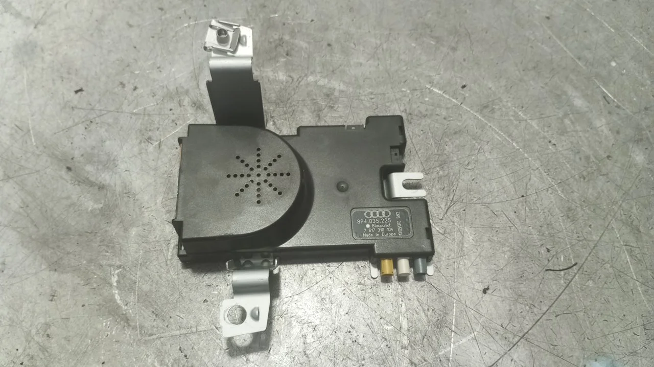 Foto de AMPLIFICADOR DE ANTENA AUDI A3 SPORTBACK (8PA) 2.0 TDI (140 CV / 103 KW) referencia 8P4035225
