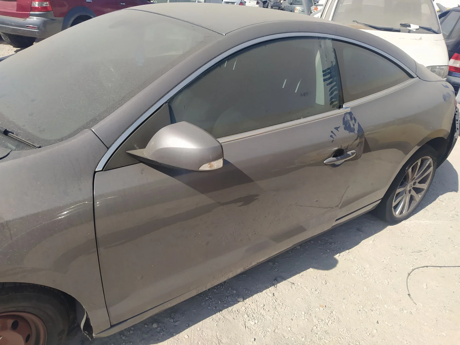 Foto de PUERTA DELANTERA IZQUIERDA RENAULT LAGUNA III COUPE 2.0 dCi Diesel FAP (150 CV / 110 KW) referencia 801014888R