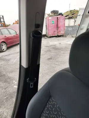 Foto de CINTURON SEGURIDAD DELANTERO DERECHO FIAT II DOBLÒ (152) 1.6 JTDM 16V CAT (105 CV / 77 KW)