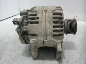 Foto de ALTERNADOR VOLKSWAGEN POLO V (6C1) 1.0 (75 CV / 55 KW) referencia 037903025M foto 3