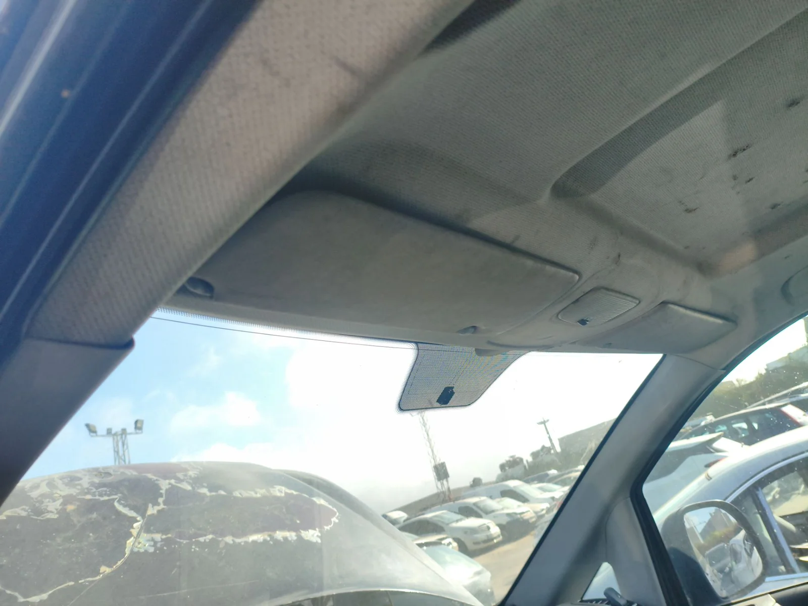 Foto de PARASOL IZQUIERDO MERCEDES-BENZ VITO MIXTO (639) 2.1 CDI CAT (109 CV / 80 KW)