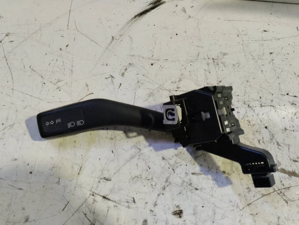 Foto de MANDO INTERMITENTES SEAT LEON (1P1) referencia 1K0953513
