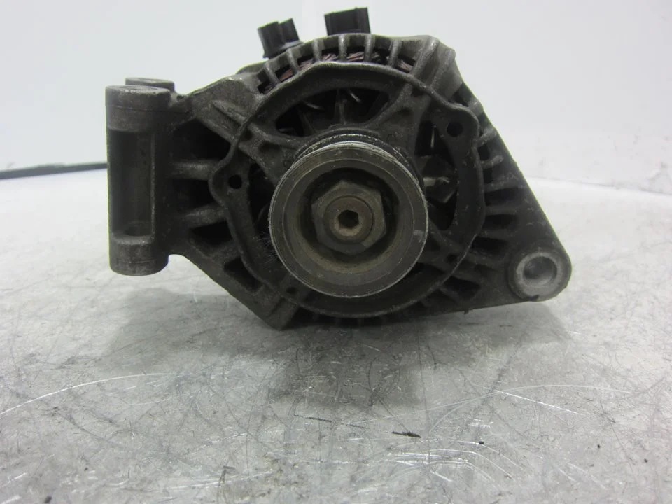 Foto de ALTERNADOR FORD FOCUS FAMILIAR (CAK) 1.6 16V CAT (101 CV / 74 KW) referencia 63321679