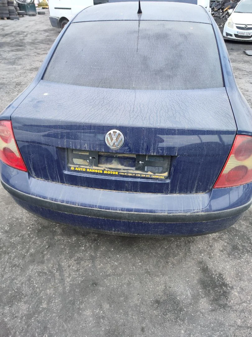 Foto de PORTON TRASERO VOLKSWAGEN PASSAT BERLINA (3B3) 1.9 TDI (131 CV / 96 KW) referencia 3B5827025AK