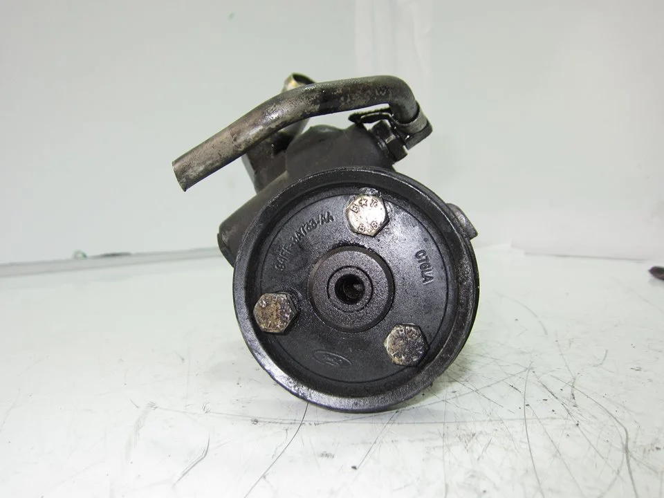 Foto de BOMBA DIRECCION FORD ESCORT BERL./TURNIER referencia 94FF3A733AA