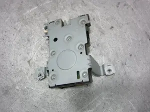 Foto de AMPLIFICADOR DE ANTENA AUDI A3 SPORTBACK (8PA) 1.9 TDI (105 CV / 77 KW) referencia 8P4035225D foto 2