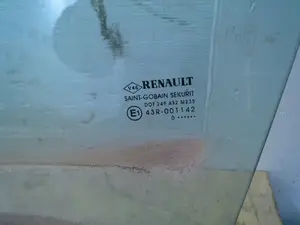 Foto de LUNA DELANTERA IZQUIERDA RENAULT MEGANE III BERLINA 5P 1.5 dCi Diesel (106 CV / 78 KW) referencia 43R001142 foto 3