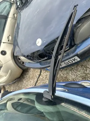 Foto de BRAZO LIMPIA TRASERO NISSAN MICRA (K12E) 1.2 CAT (65 CV / 48 KW)