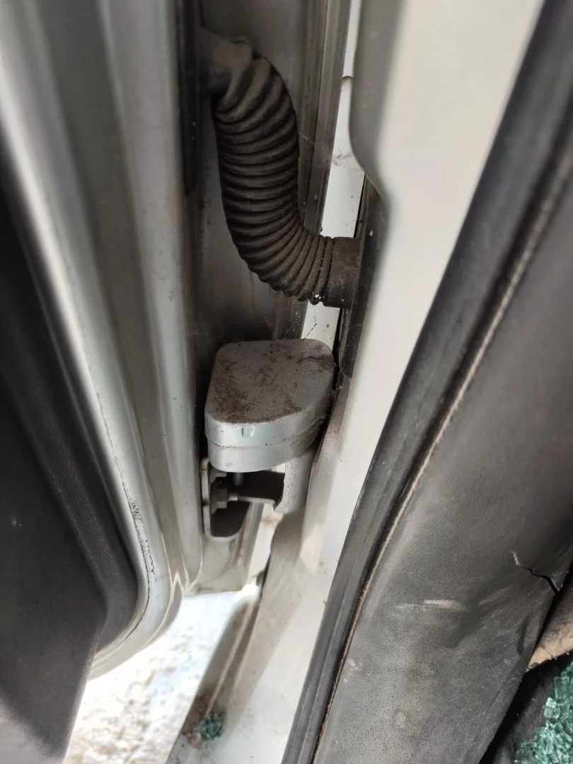 Foto de RETENEDOR PUERTA RENAULT MEGANE II GRANDTOUR 1.5 dCi Diesel CAT (86 CV / 63 KW)