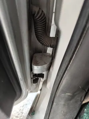 Foto de RETENEDOR PUERTA RENAULT MEGANE II GRANDTOUR 1.5 dCi Diesel CAT (86 CV / 63 KW)