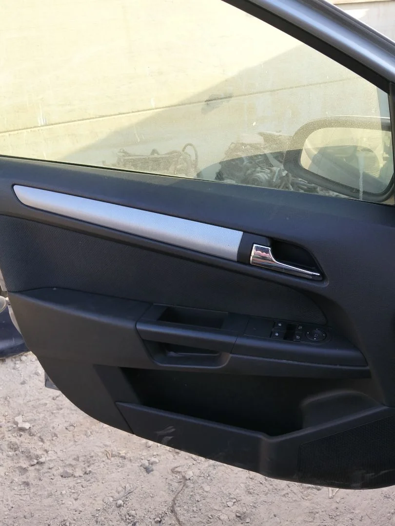 Foto de GUARNECIDO PUERTA DELANTERA IZQUIERDA OPEL ASTRA H BERLINA