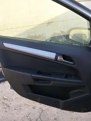 Foto de GUARNECIDO PUERTA DELANTERA IZQUIERDA OPEL ASTRA H BERLINA