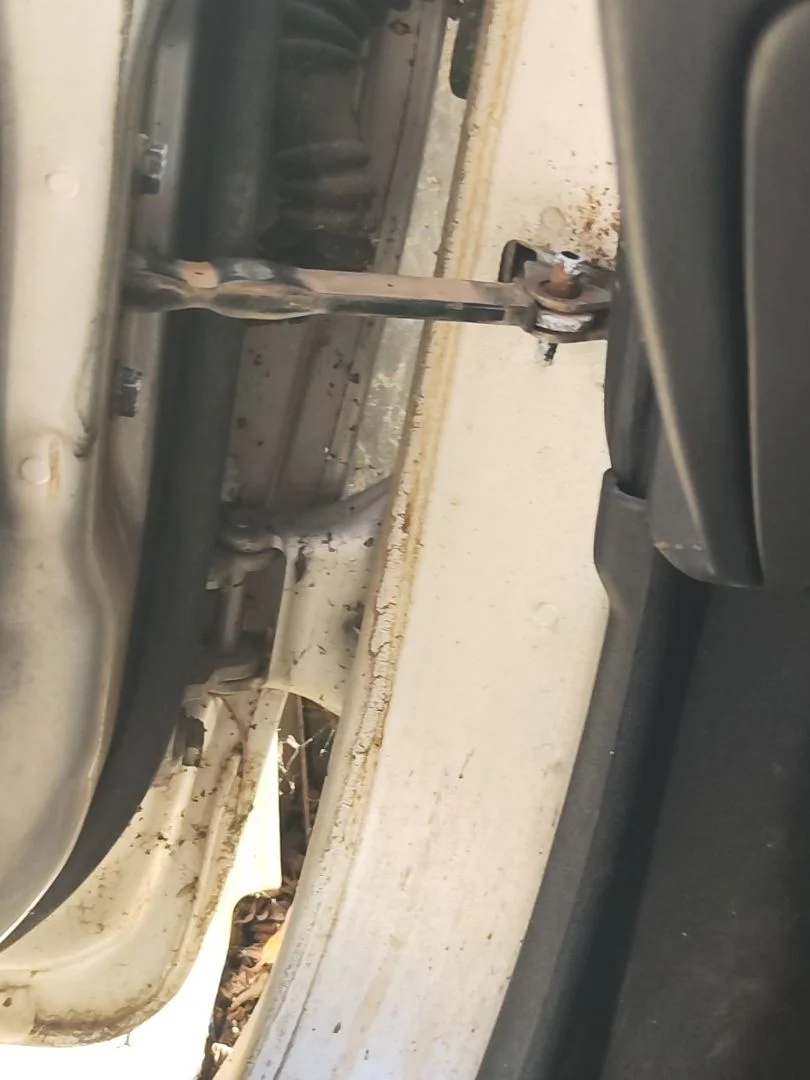 Foto de RETENEDOR PUERTA VOLVO S40 BERLINA 1.9 Diesel CAT (116 CV / 85 KW) referencia 30652143
