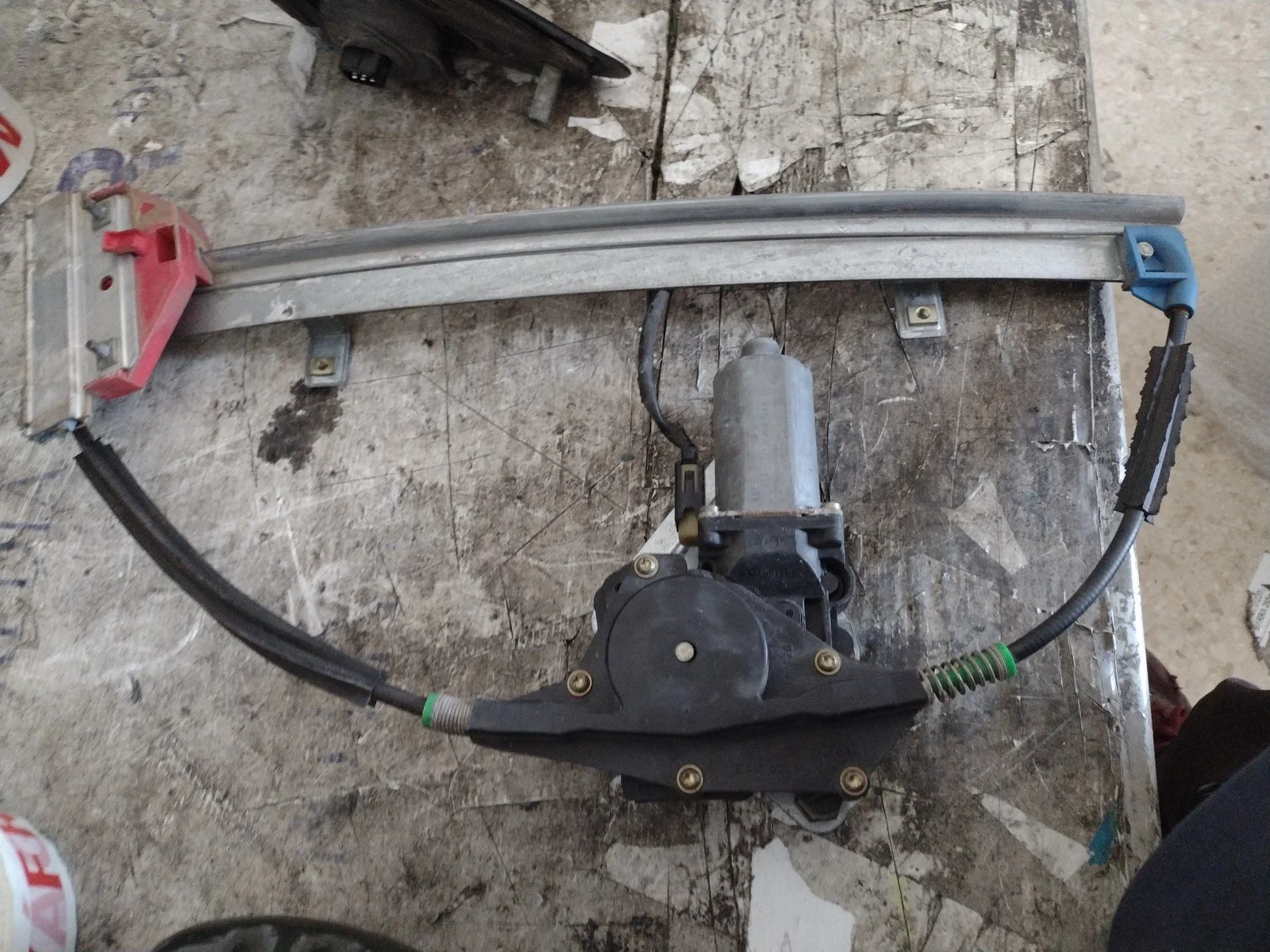 Foto de ELEVALUNAS DELANTERO DERECHO FORD MONDEO BERLINA (GD) 2.0 16V CAT (131 CV / 96 KW) referencia 0130821680