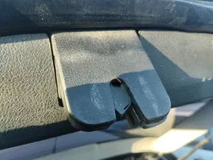 Foto de CERRADURA MALETERO / PORTON VOLKSWAGEN GOLF IV BERLINA (1J1)(10.1997) 1.9 TDI (110 CV / 81 KW)