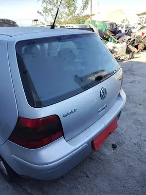 Foto de PORTON TRASERO VOLKSWAGEN GOLF IV BERLINA (1J1)(10.1997) 1.9 TDI (131 CV / 96 KW) foto 2