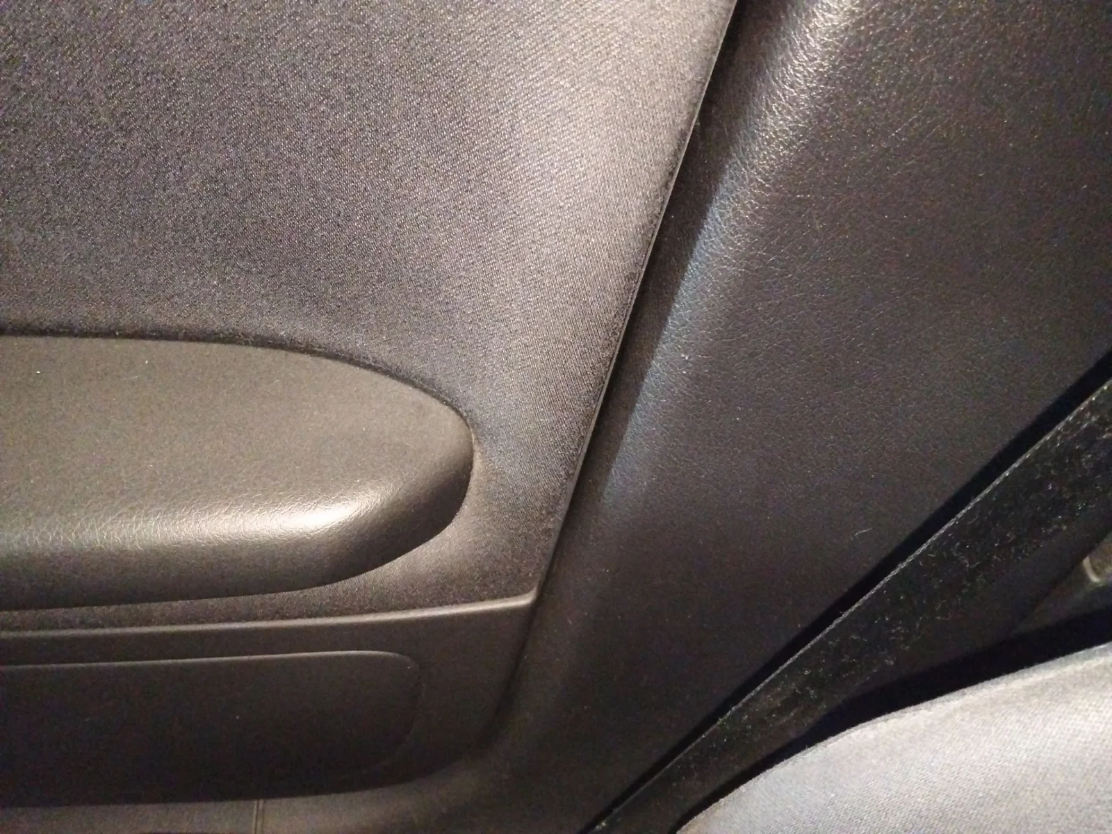 Foto de CERRADURA PUERTA DELANTERA DERECHA AUDI A4 BERLINA (8E)