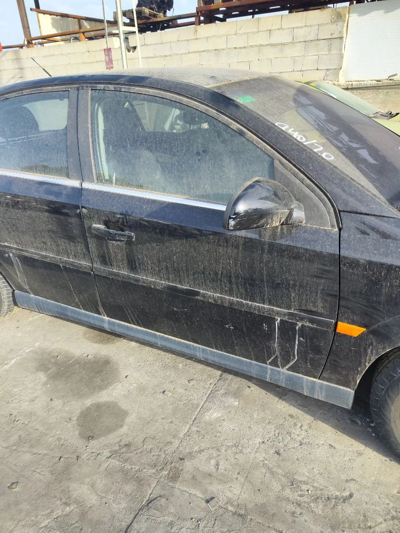 Foto de PUERTA DELANTERA DERECHA OPEL VECTRA C BERLINA 2.2 16V DTI CAT (Y 22 DTR / L50) (125 CV / 92 KW) referencia 93186030