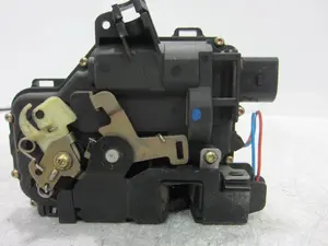 Foto de CERRADURA PUERTA DELANTERA IZQUIERDA SKODA OCTAVIA COMBI (1U5) 1.9 TDI (101 CV / 74 KW) referencia C3B1837015A foto 6