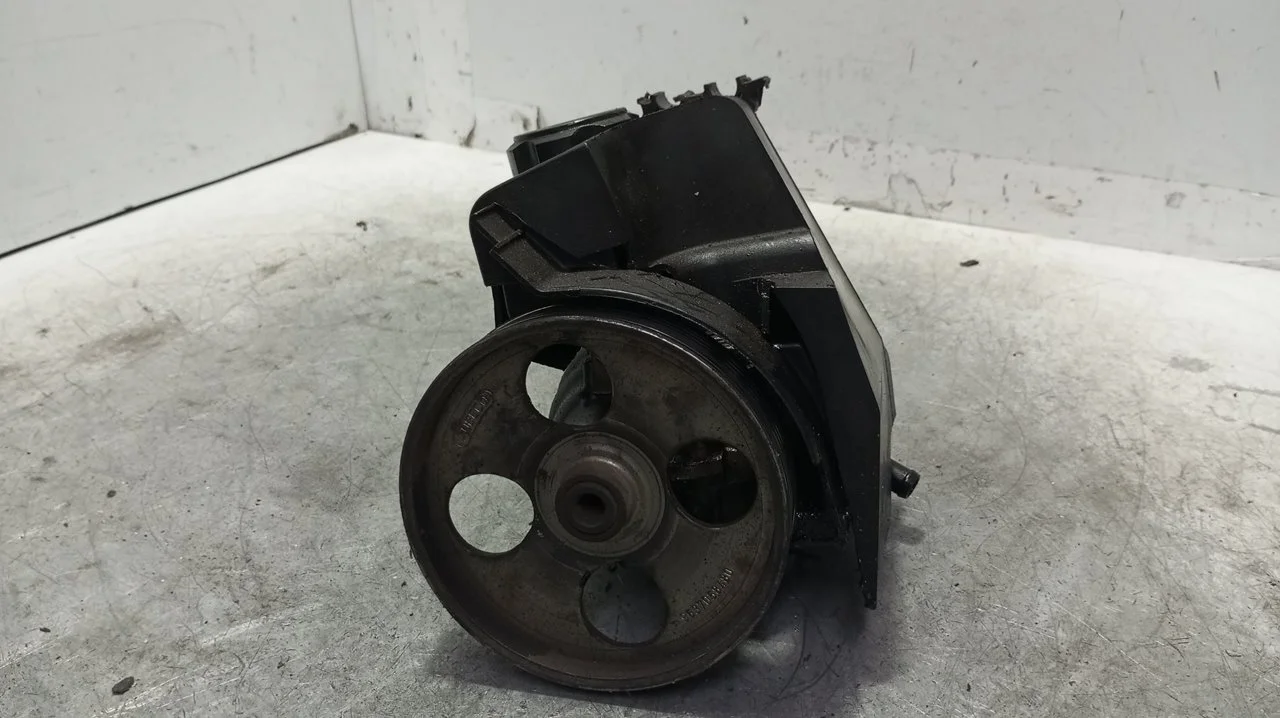 Foto de BOMBA DIRECCION PEUGEOT 206 1.4 16V CAT (KFU / ET3J4) (88 CV / 65 KW) referencia 9636868880