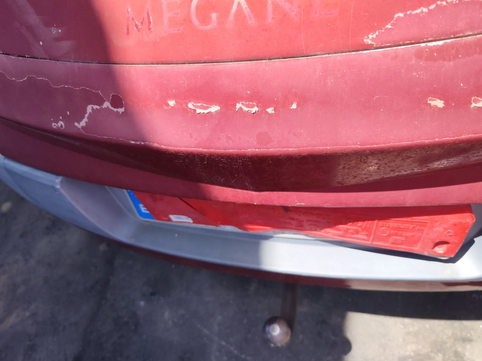 Foto de REFUERZO PARAGOLPES TRASERO RENAULT MEGANE II BERLINA 3P 1.9 dCi Diesel (120 CV / 88 KW)