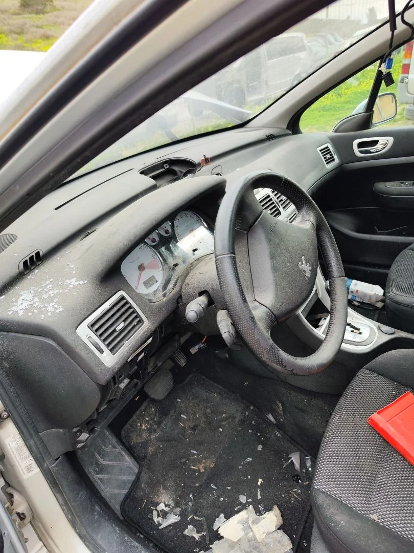 Foto de SALPICADERO PEUGEOT 307 BREAK/ SW (S2) 2.0 16V HDi FAP CAT (RHR / DW10BTED4) (136 CV / 100 KW)
